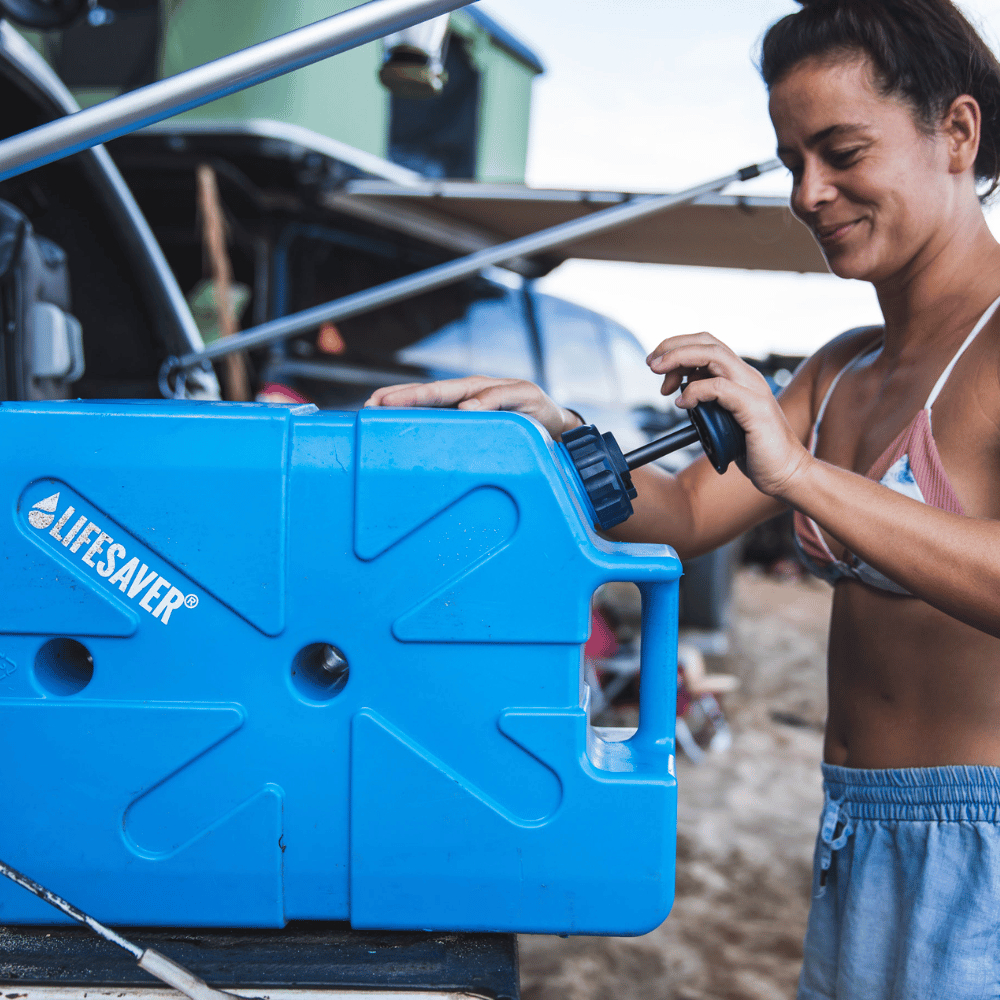 LifeSaver Jerrycan – filtrace vody v přírodě